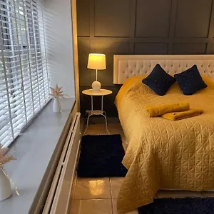 Holiday home Spacious 1 Bed Located On A Gower Sheep Farm, Swansea