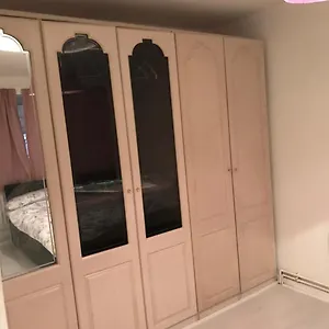 https://rooms-available-to-let-in-a-quiet-hose.brighton-hotels-england.com